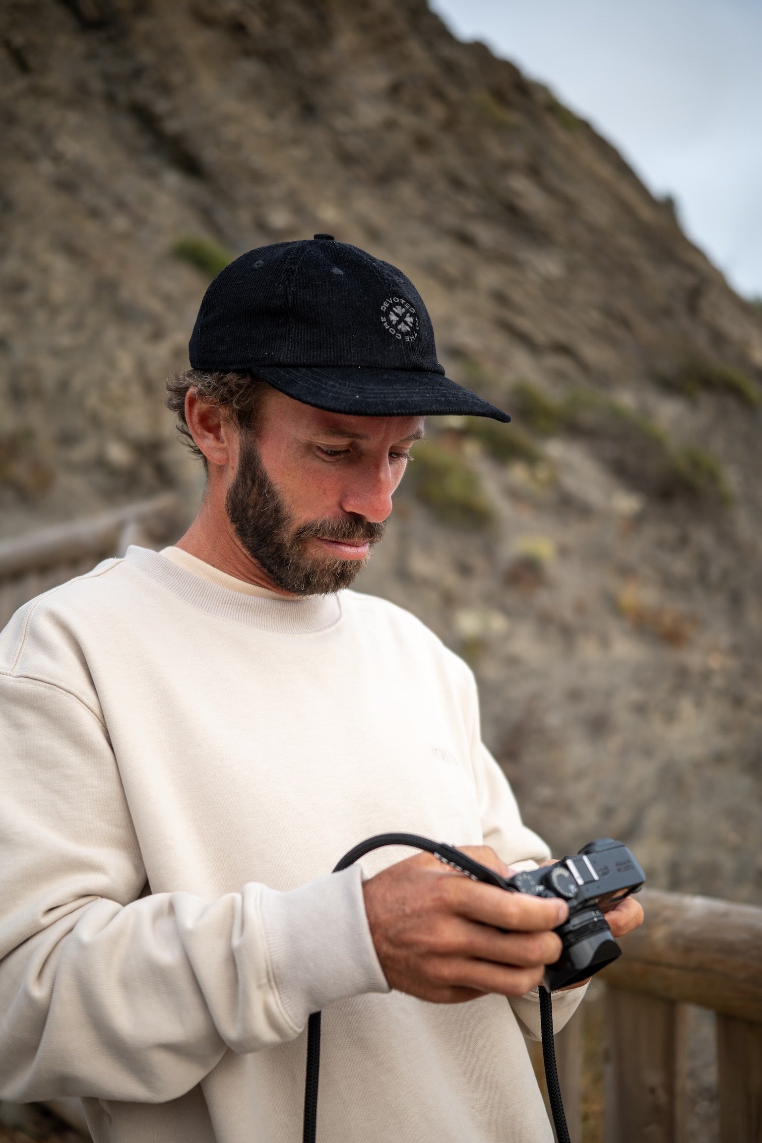 The Logo Crew - Beige