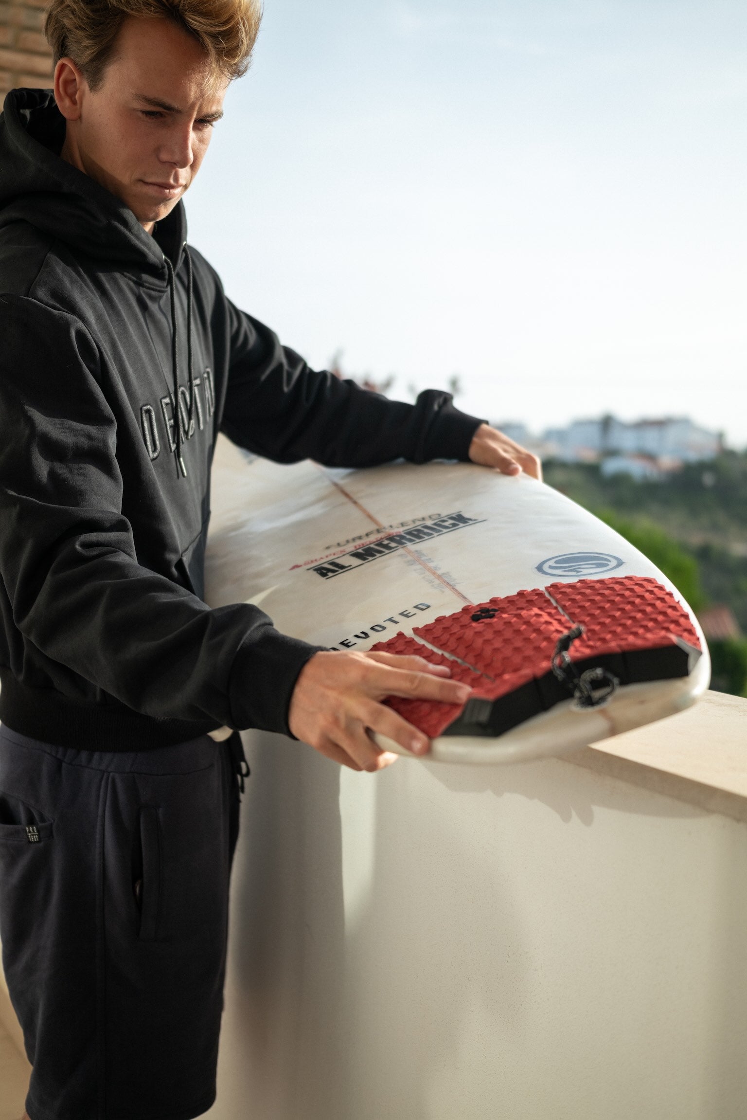 The Puff Logo Hood - Black