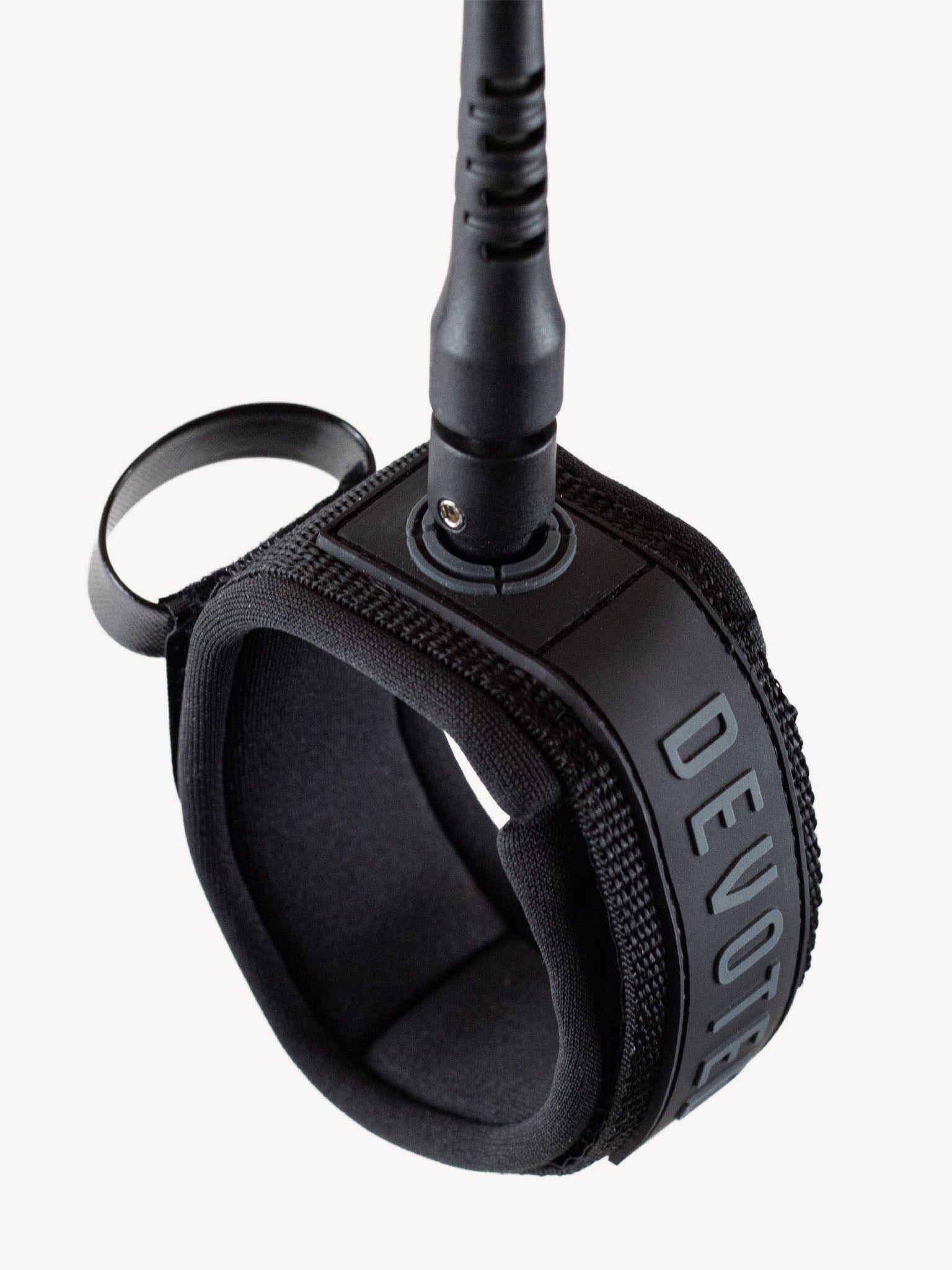 “Close-up of reinforced 7mm leash cord and ankle cuff”
